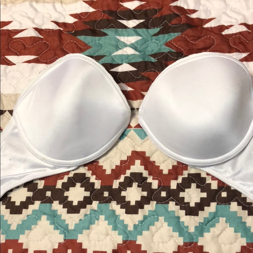 NWOT very sexy strapless bra. 34D